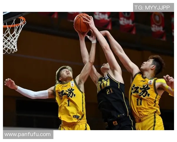 吴冠希的篮球之路从青涩少年到CBA明星的成长故事与奋斗历程